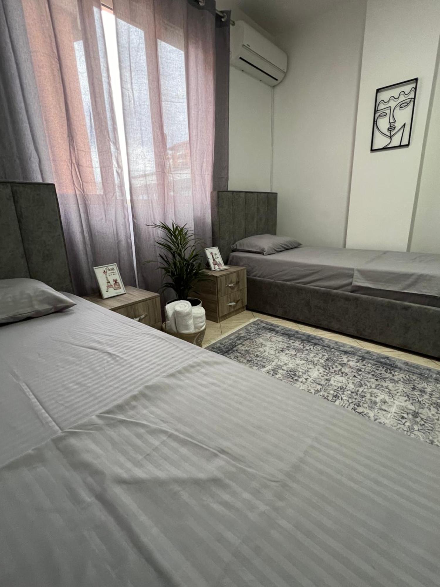 Hostel By Fenix Tirana Kültér fotó